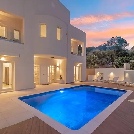 7 Minutes From Centre - Luxury 6br